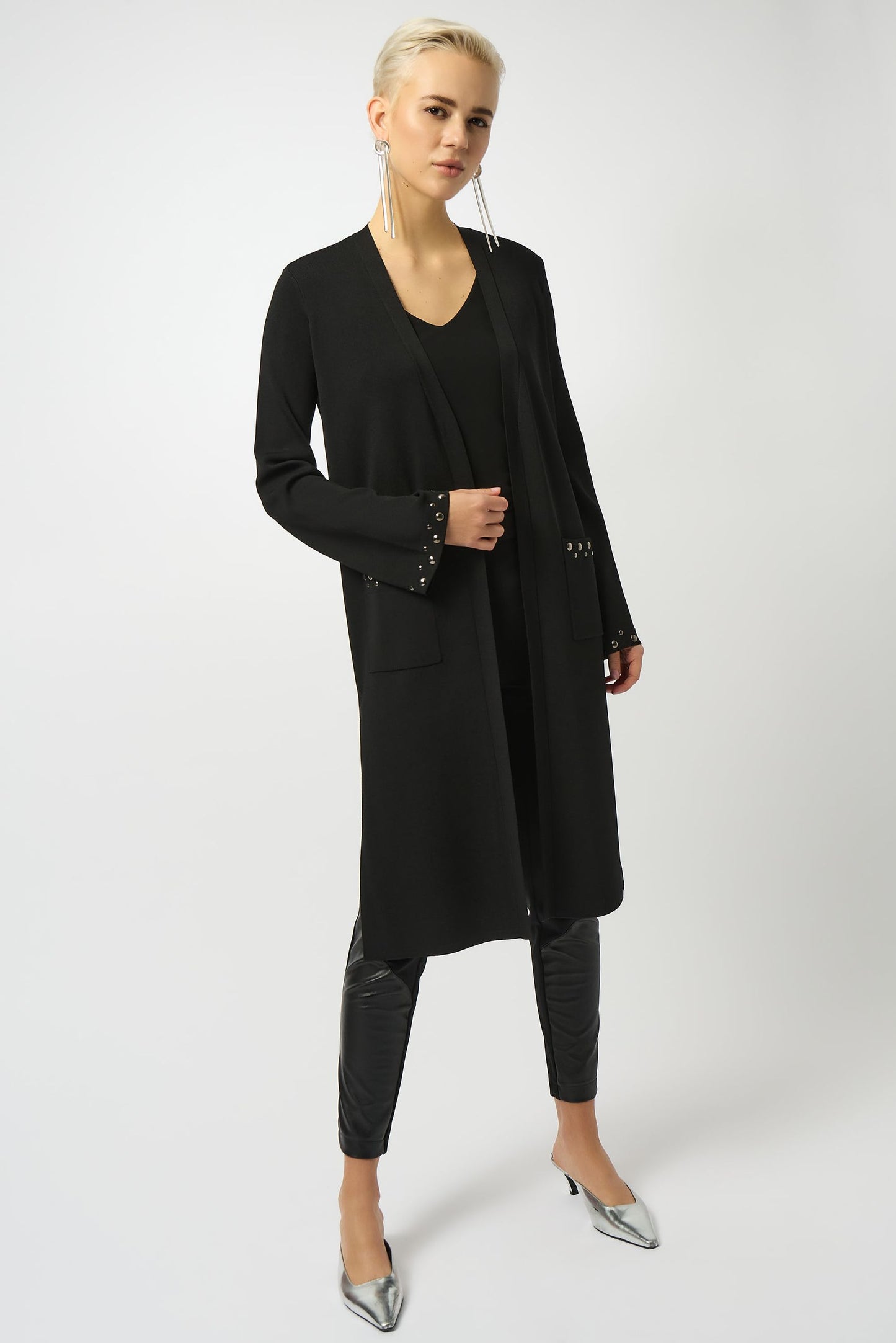 253990 Soprabito maglione in maglia aperto sul davanti