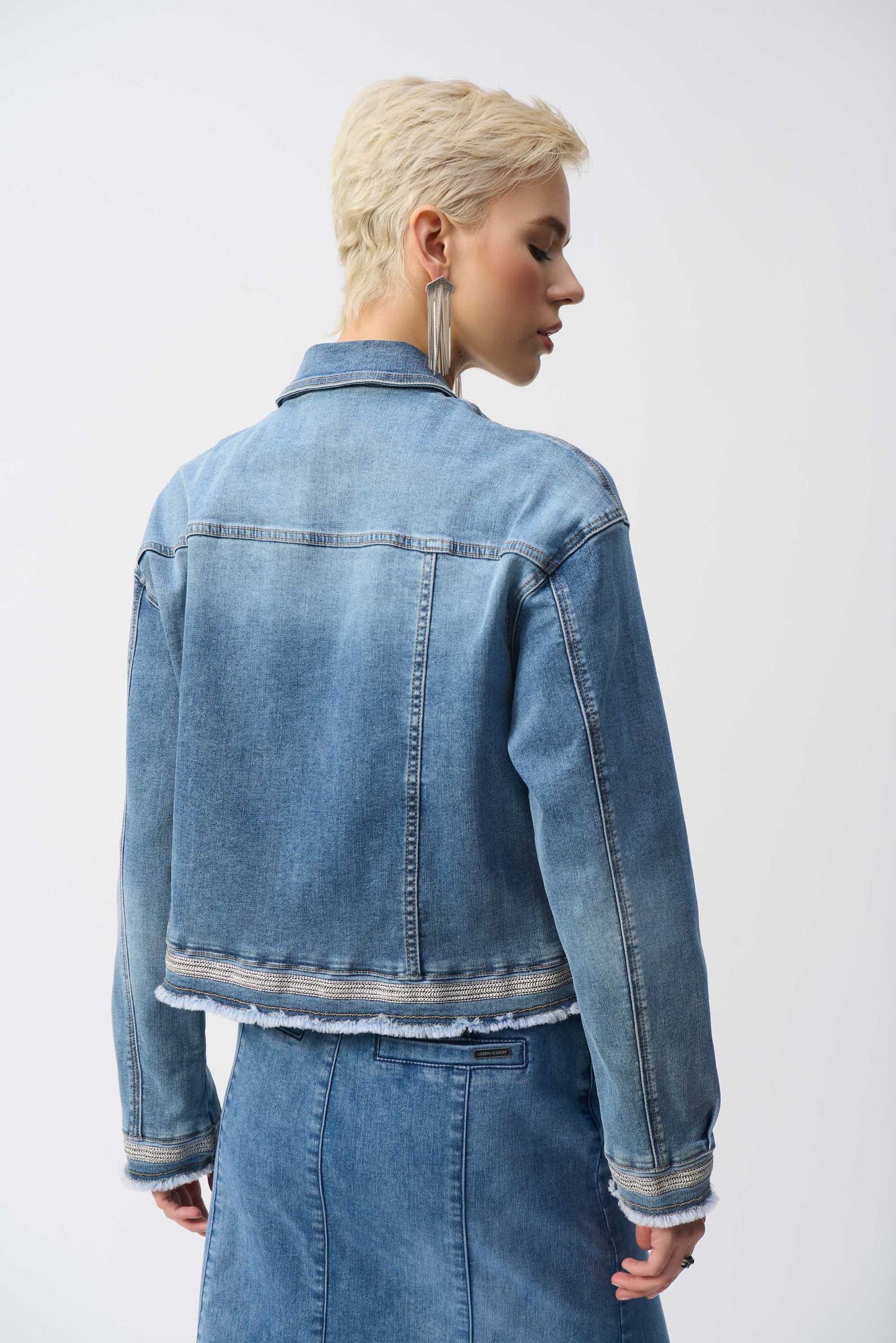 251953 Giacca in denim elasticizzato con ricamo