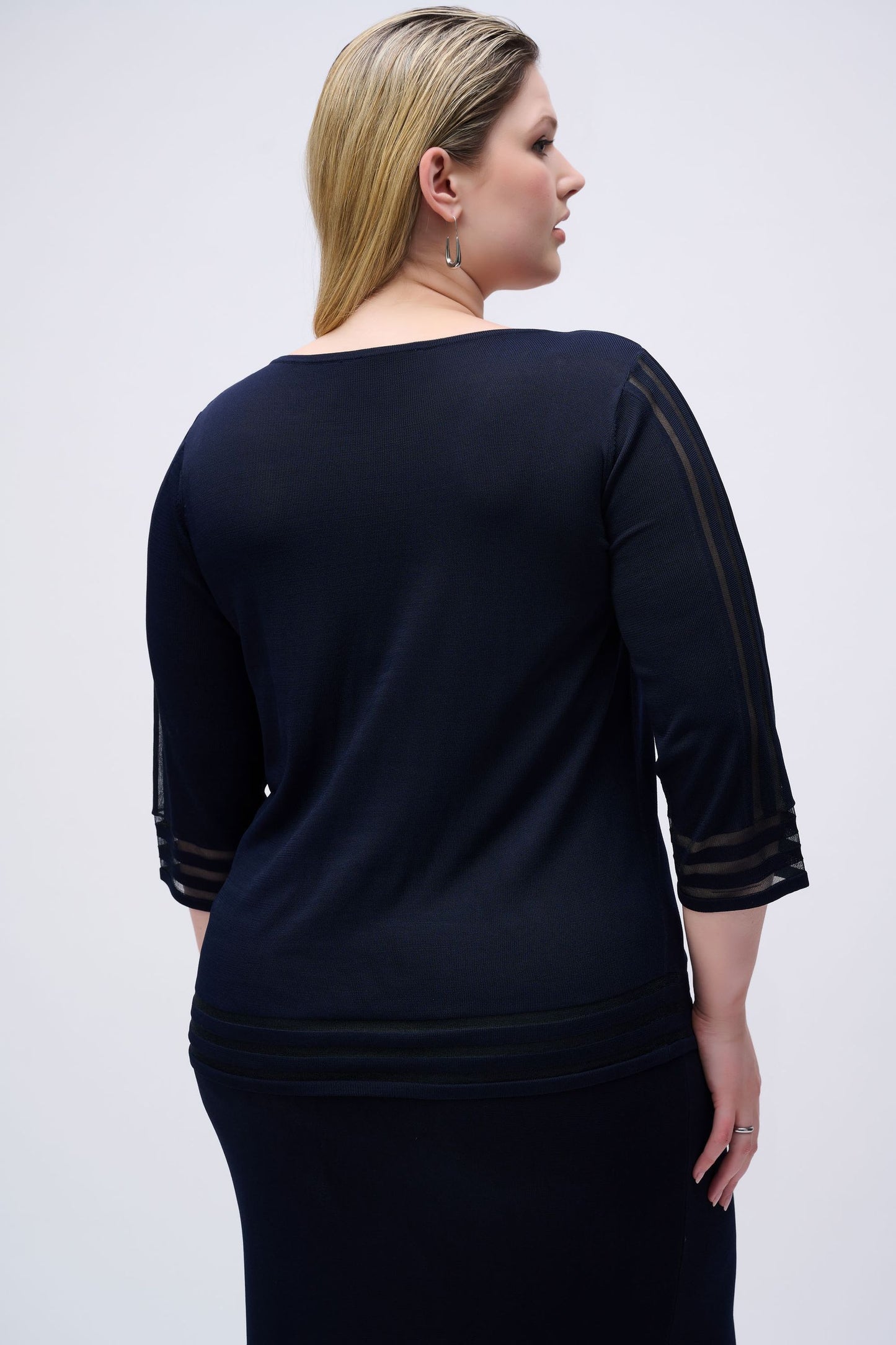251946 Pullover in maglia con motivo a righe in tulle