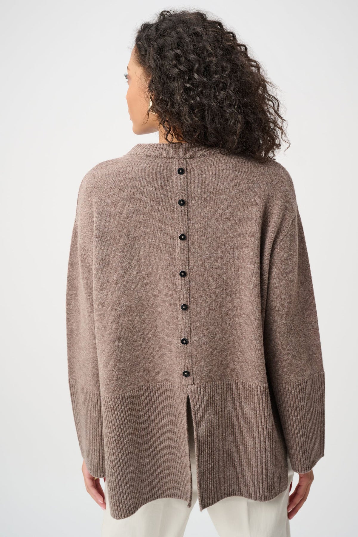 263959 Maglione girocollo squadrato in lana
