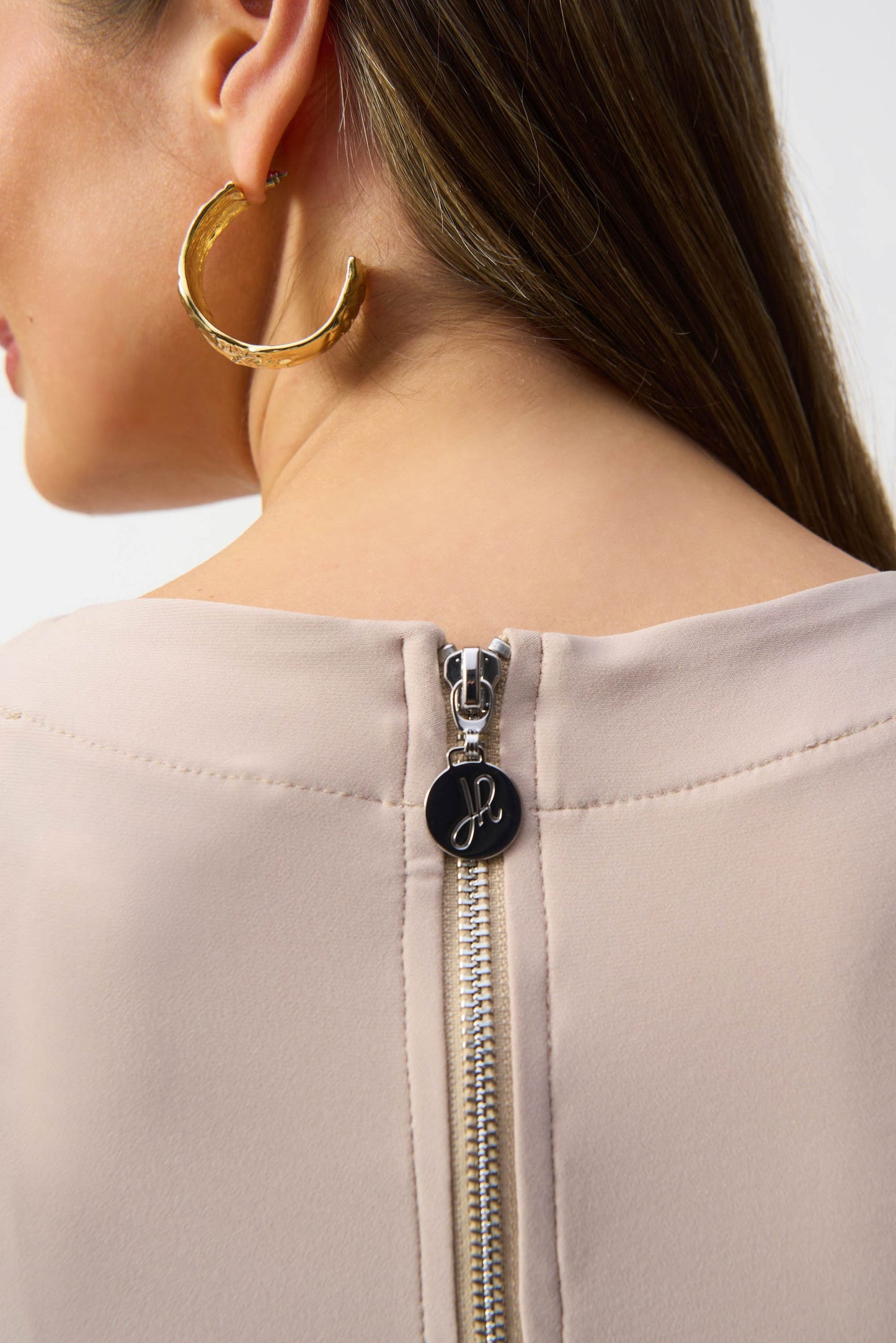 251233 Tunica squadrata in maglia effetto seta e tulle