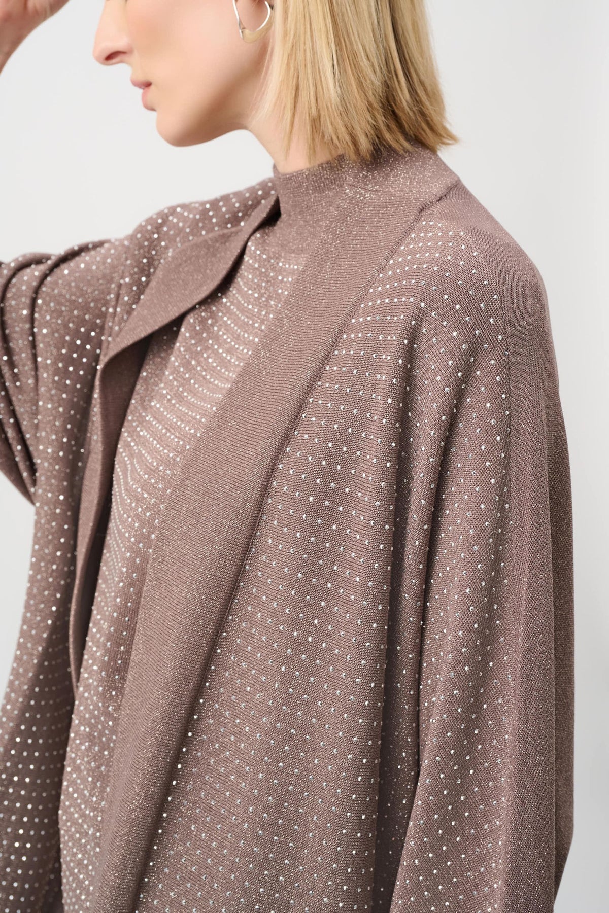 254937F26 Soprabito in maglia con dettagli termoadesivi