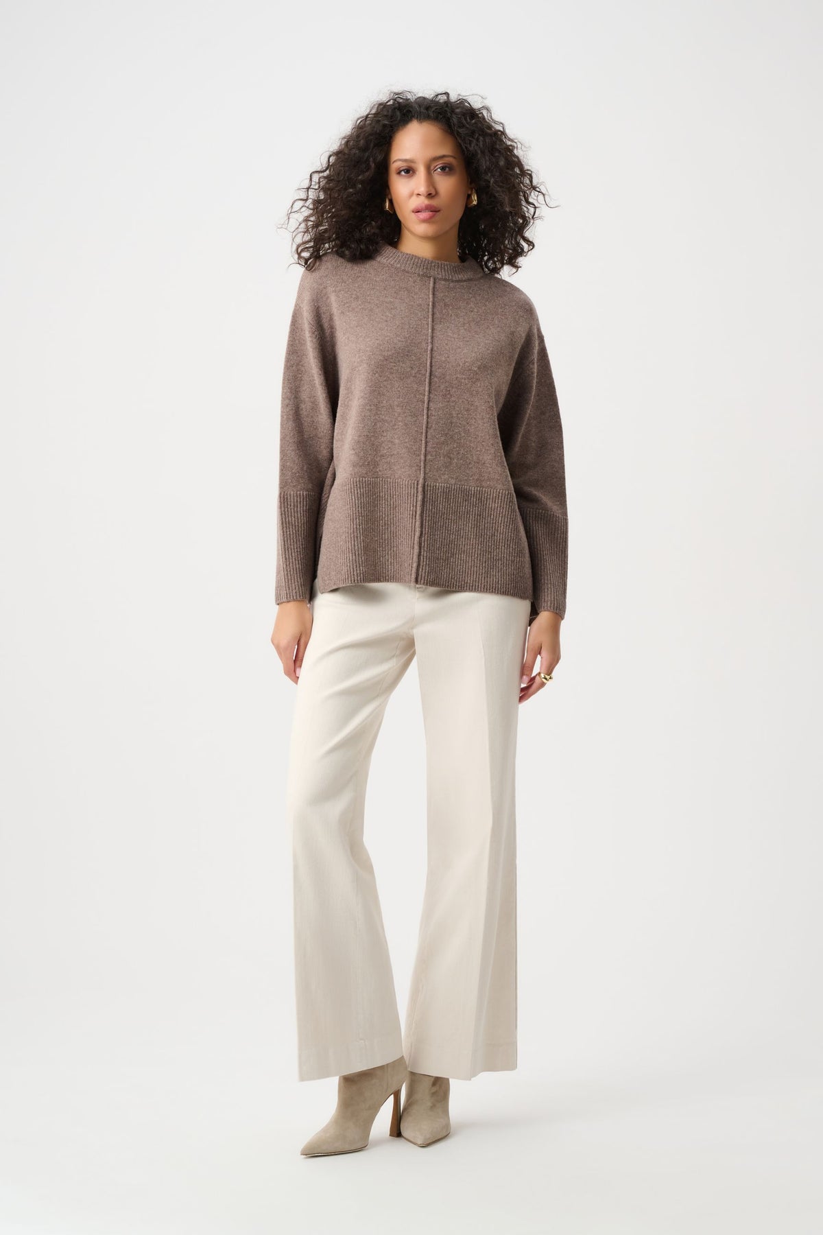 263959 Maglione girocollo squadrato in lana