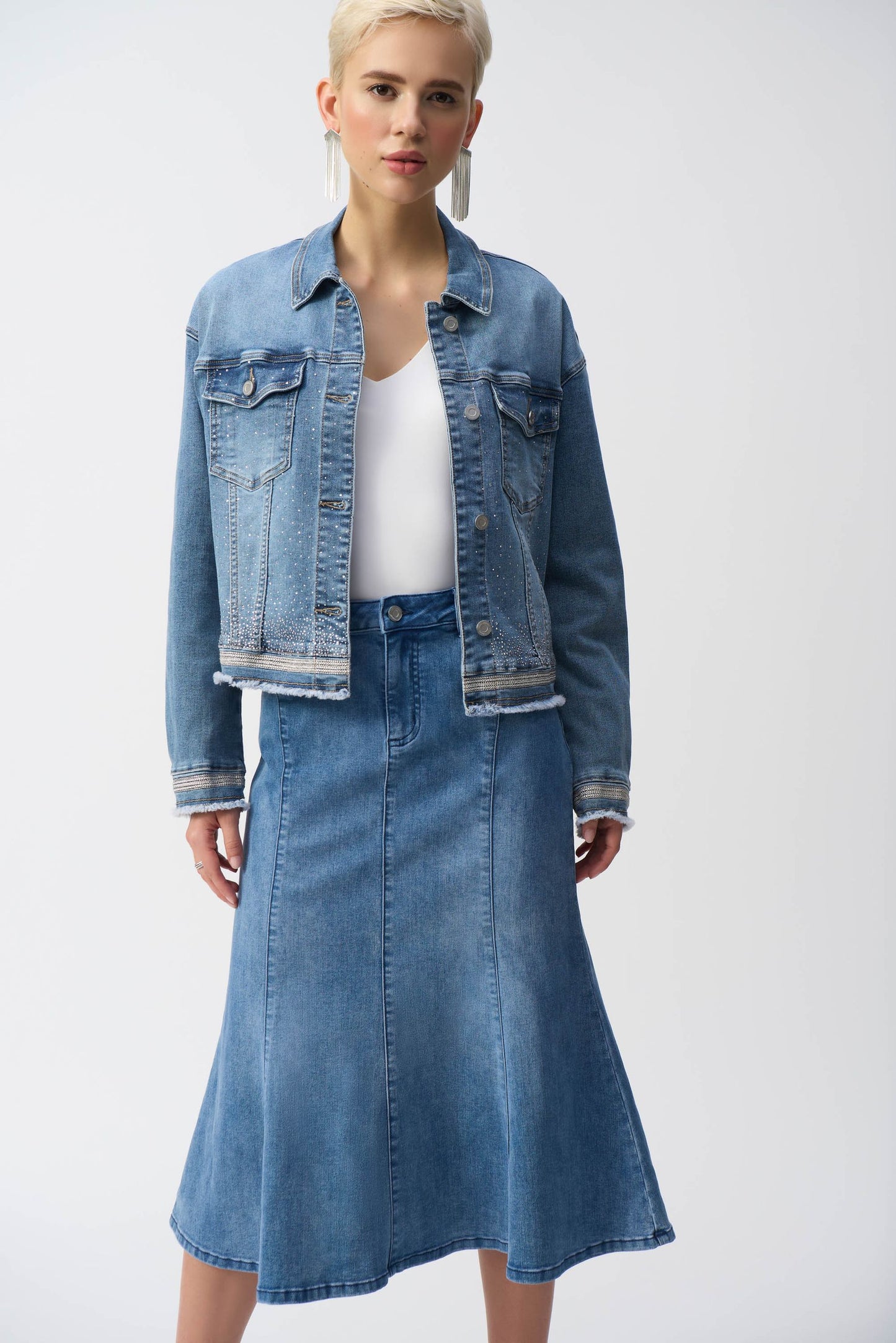 251953 Giacca in denim elasticizzato con ricamo