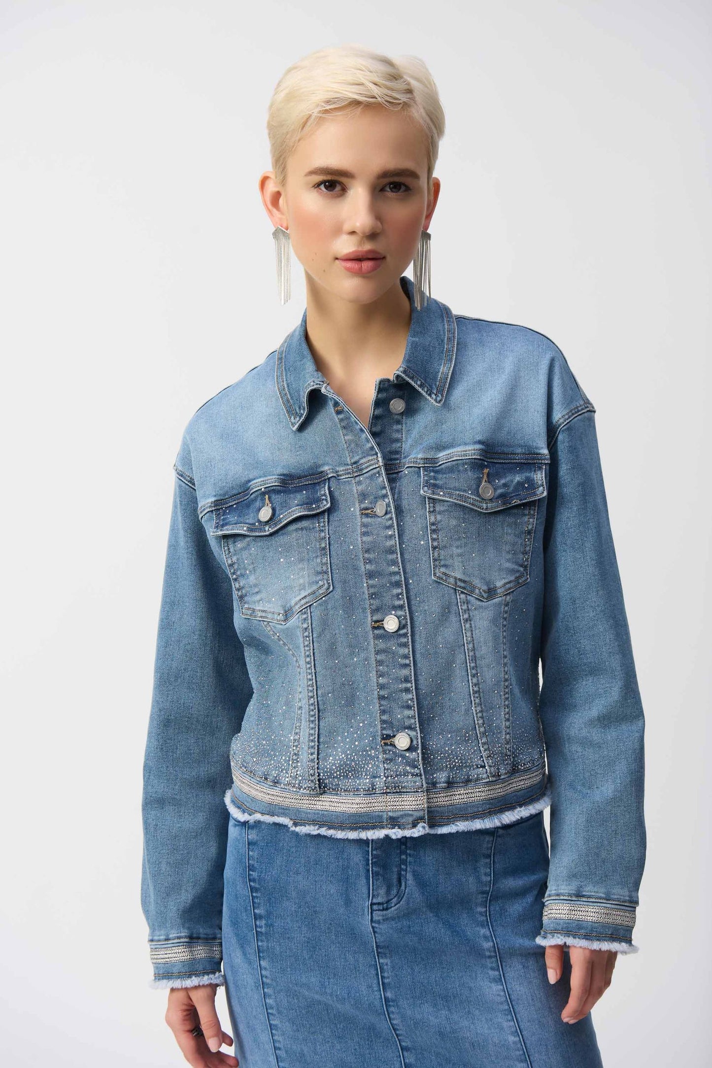 251953 Giacca in denim elasticizzato con ricamo