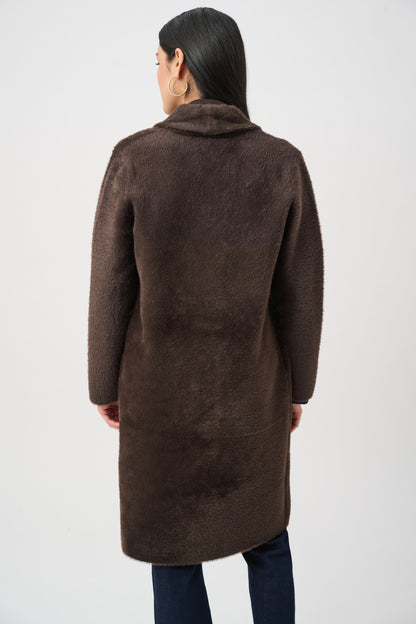 263973 Cappotto in maglia di filato di piume con collo in pelliccia sintetica rimovibile
