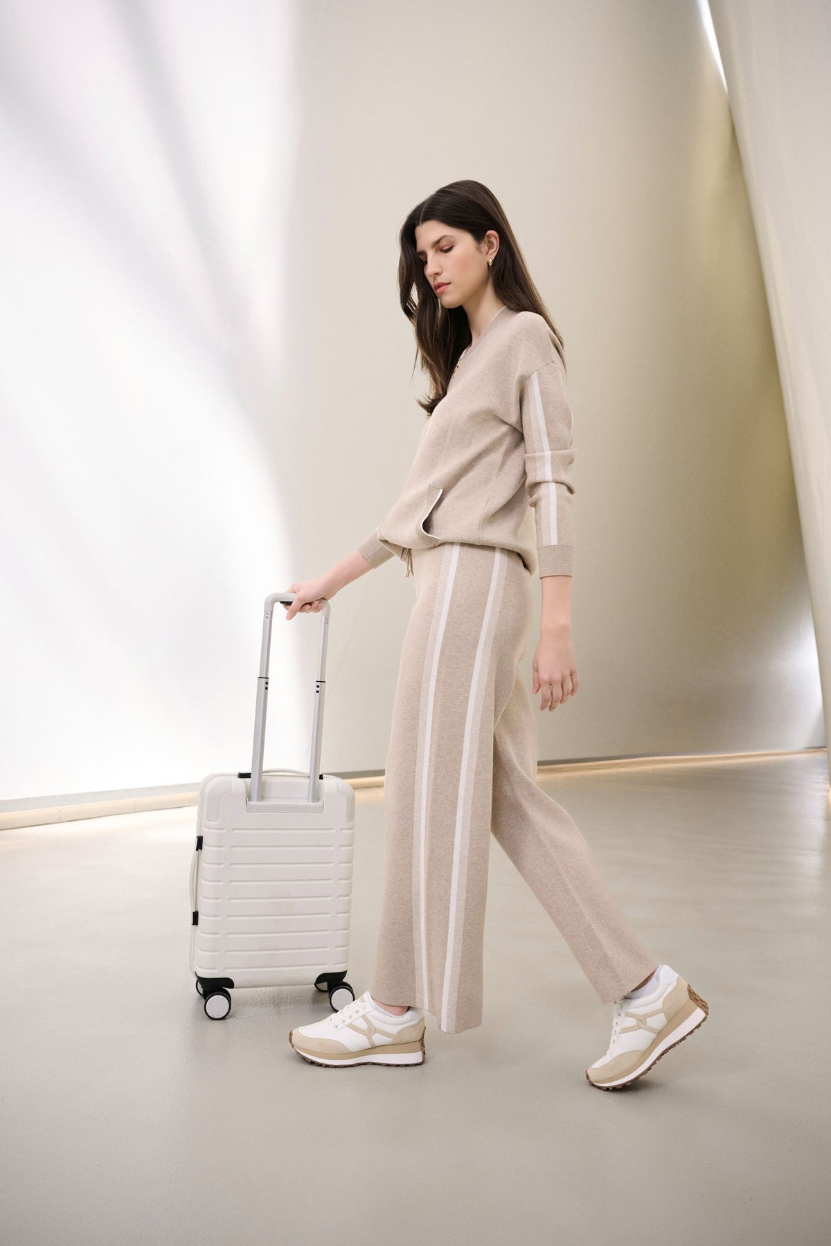 264613 Pantaloni a gamba larga in maglia a righe