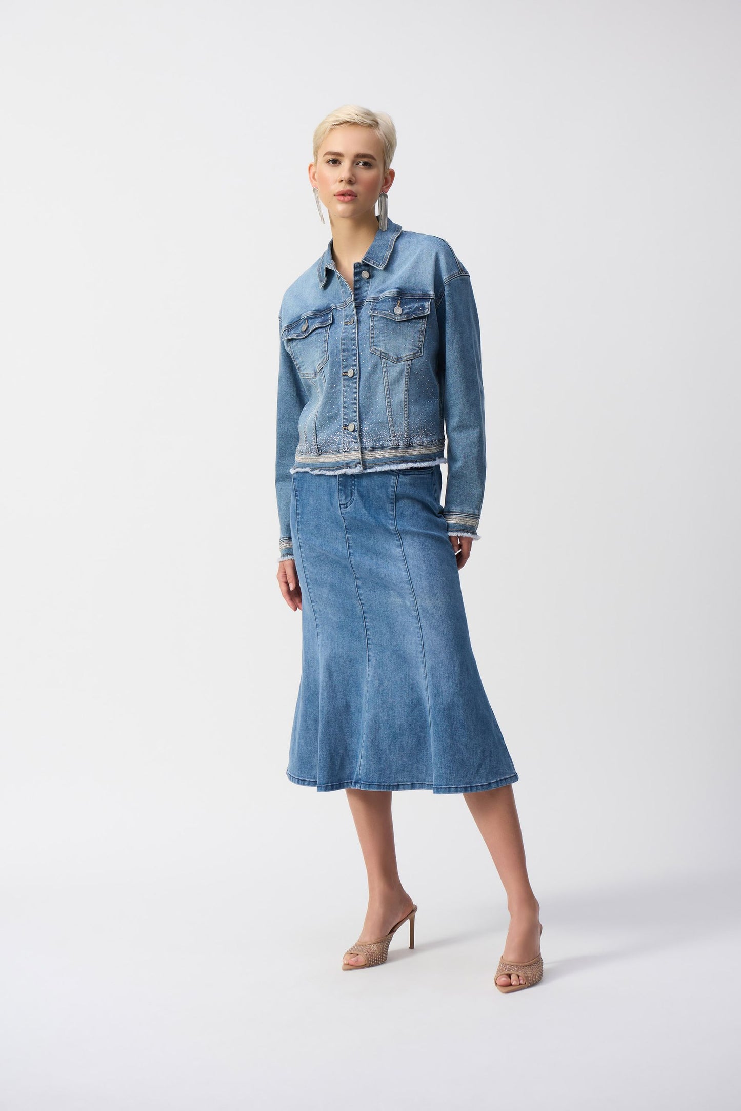 251953 Giacca in denim elasticizzato con ricamo