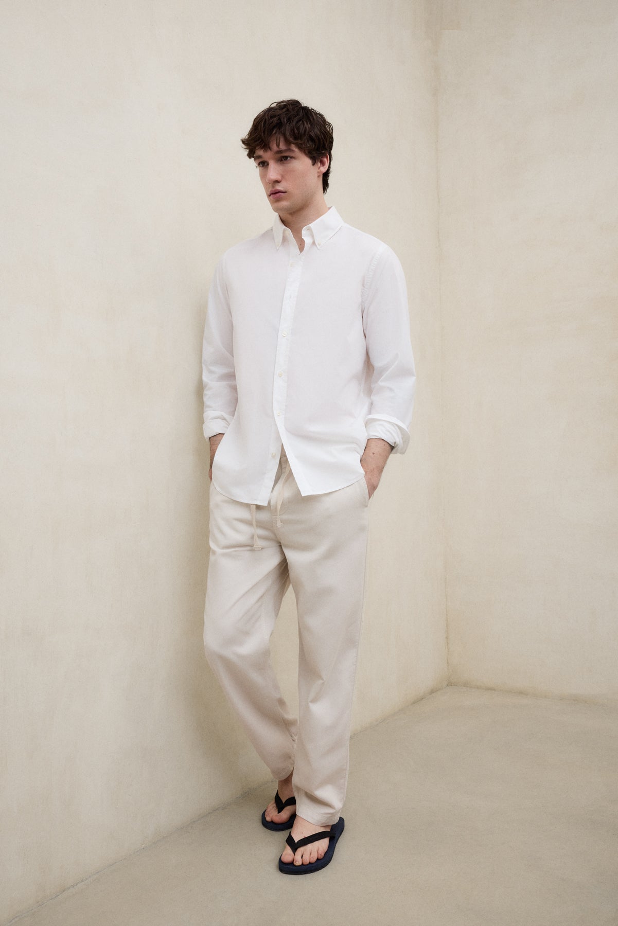 WHITE 000