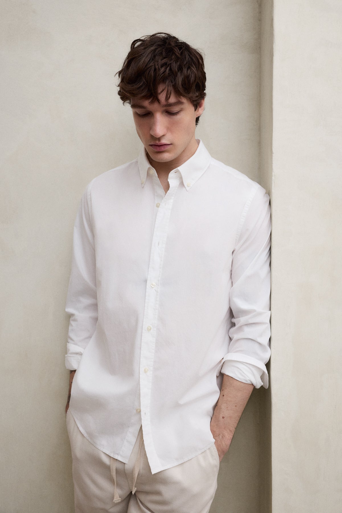 WHITE 000