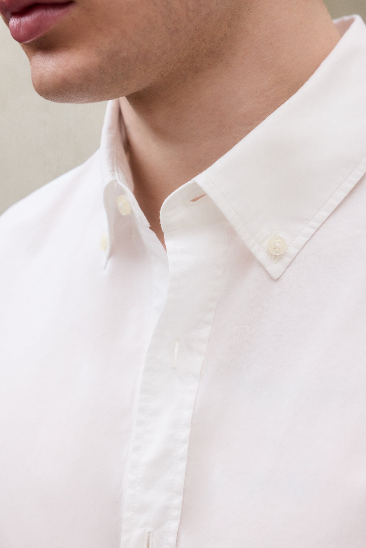 WHITE 000