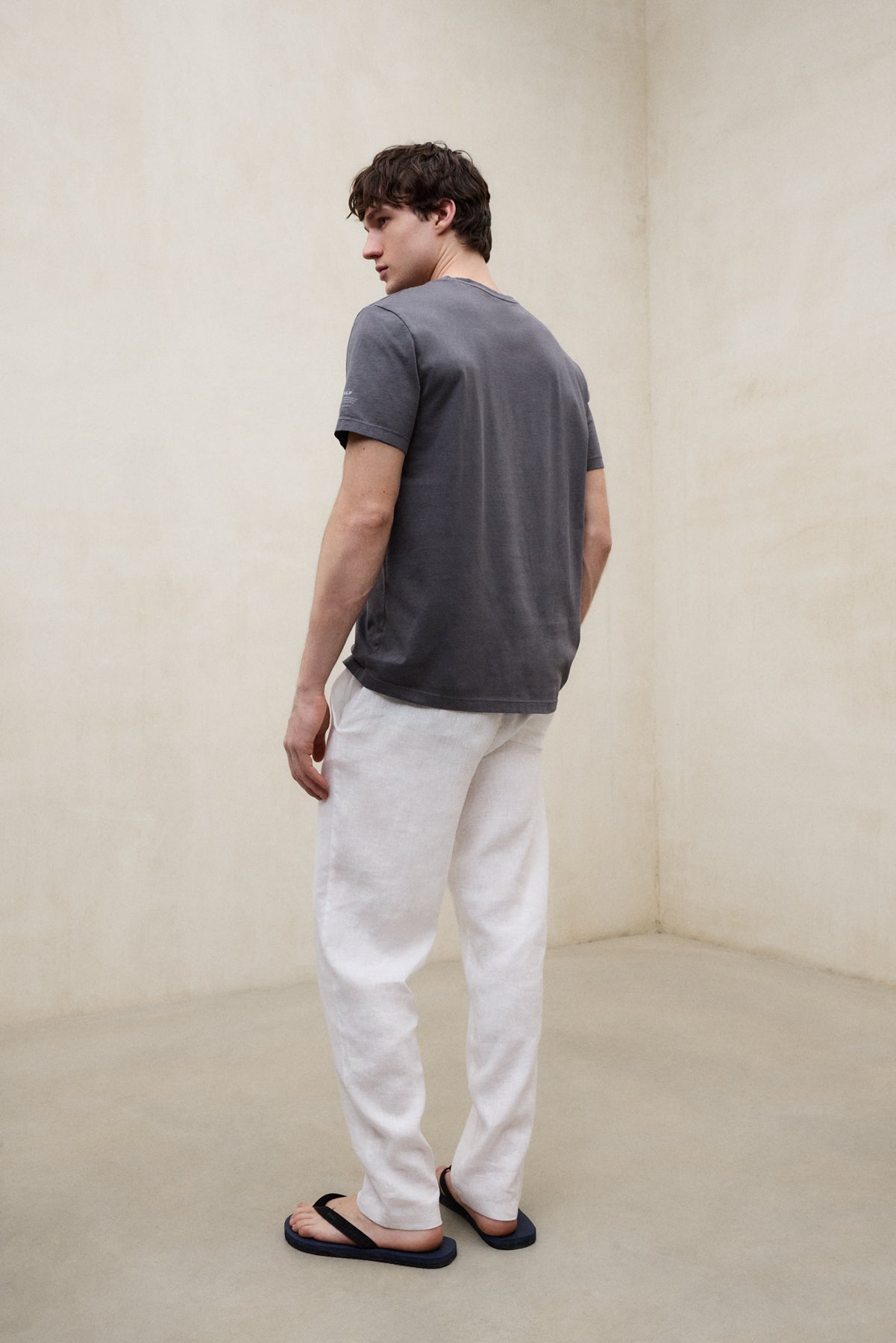 WHITE 000
