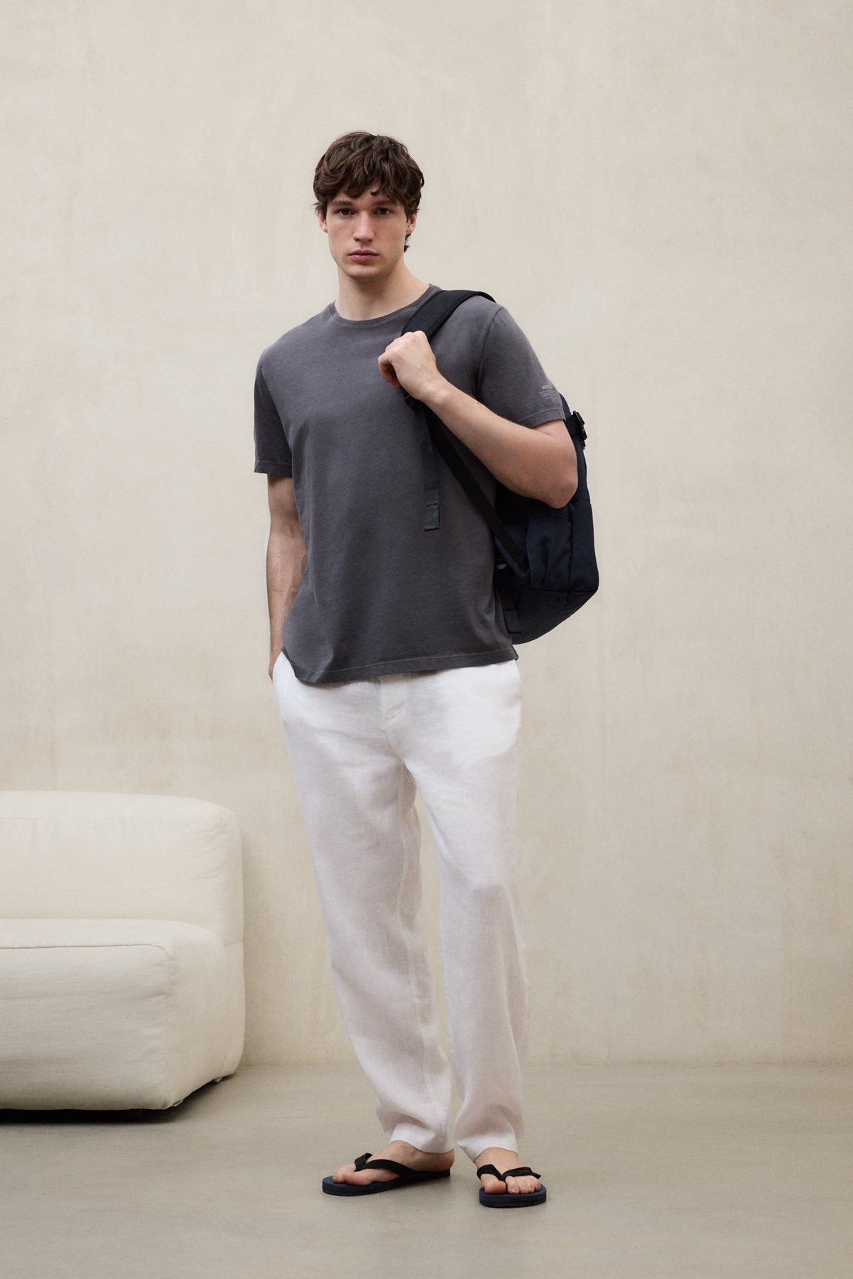 WHITE 000