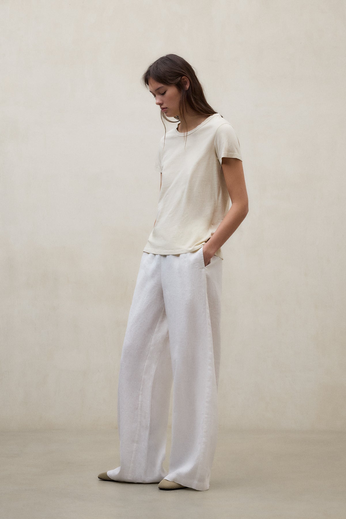 WHITE 000