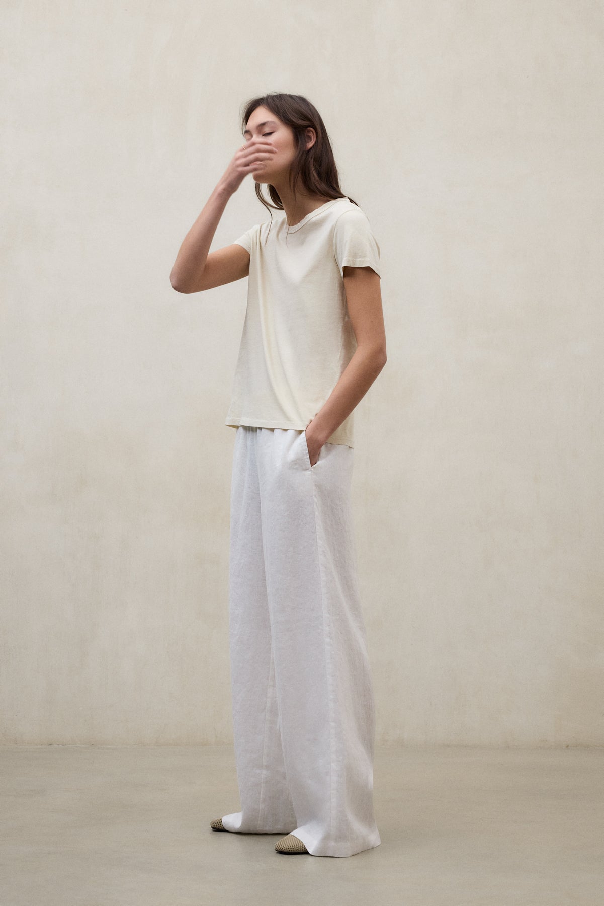WHITE 000