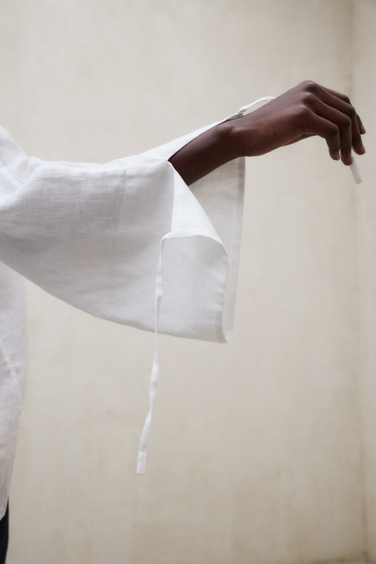 WHITE 000