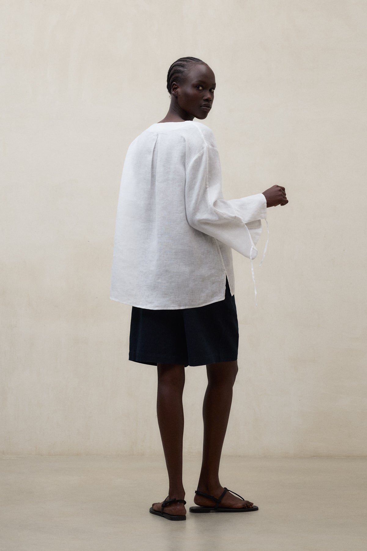 WHITE 000