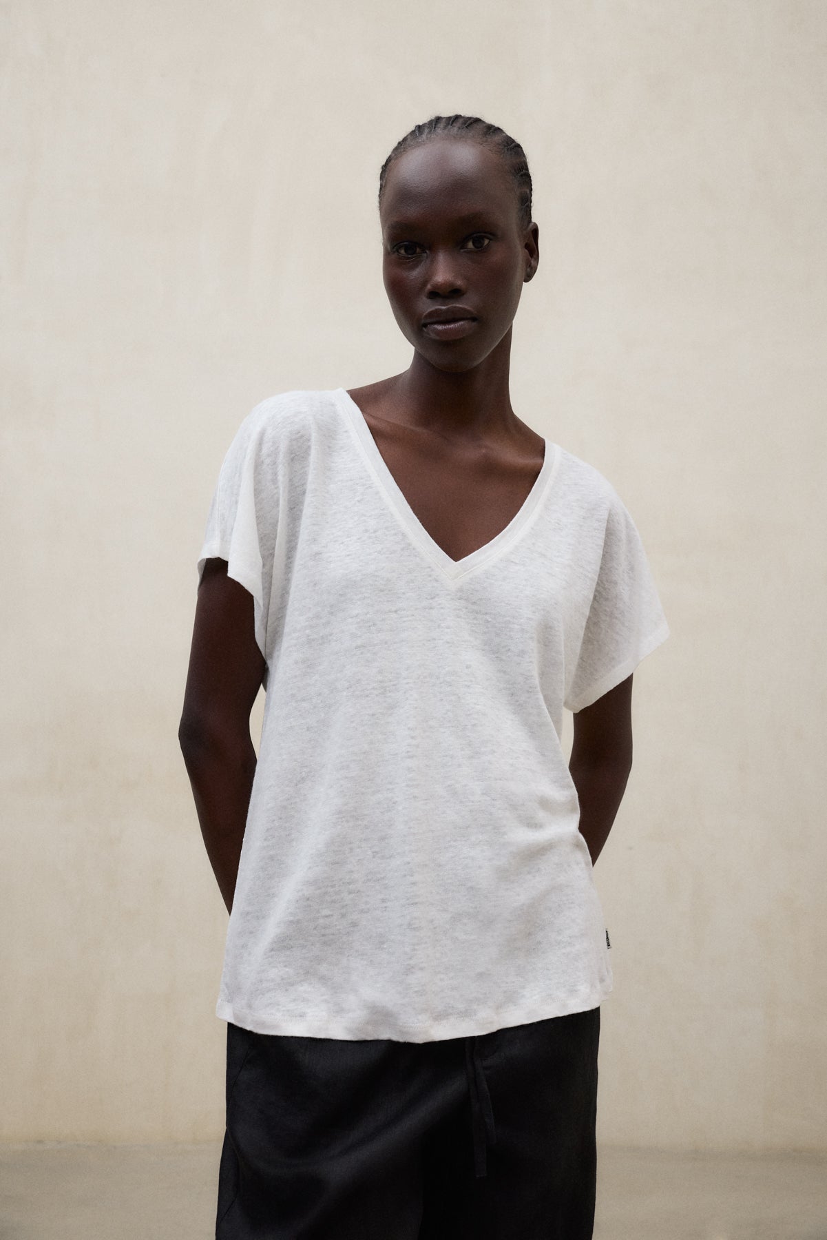 WHITE 000