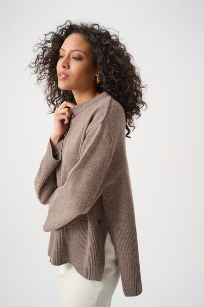 263959 Maglione girocollo squadrato in lana