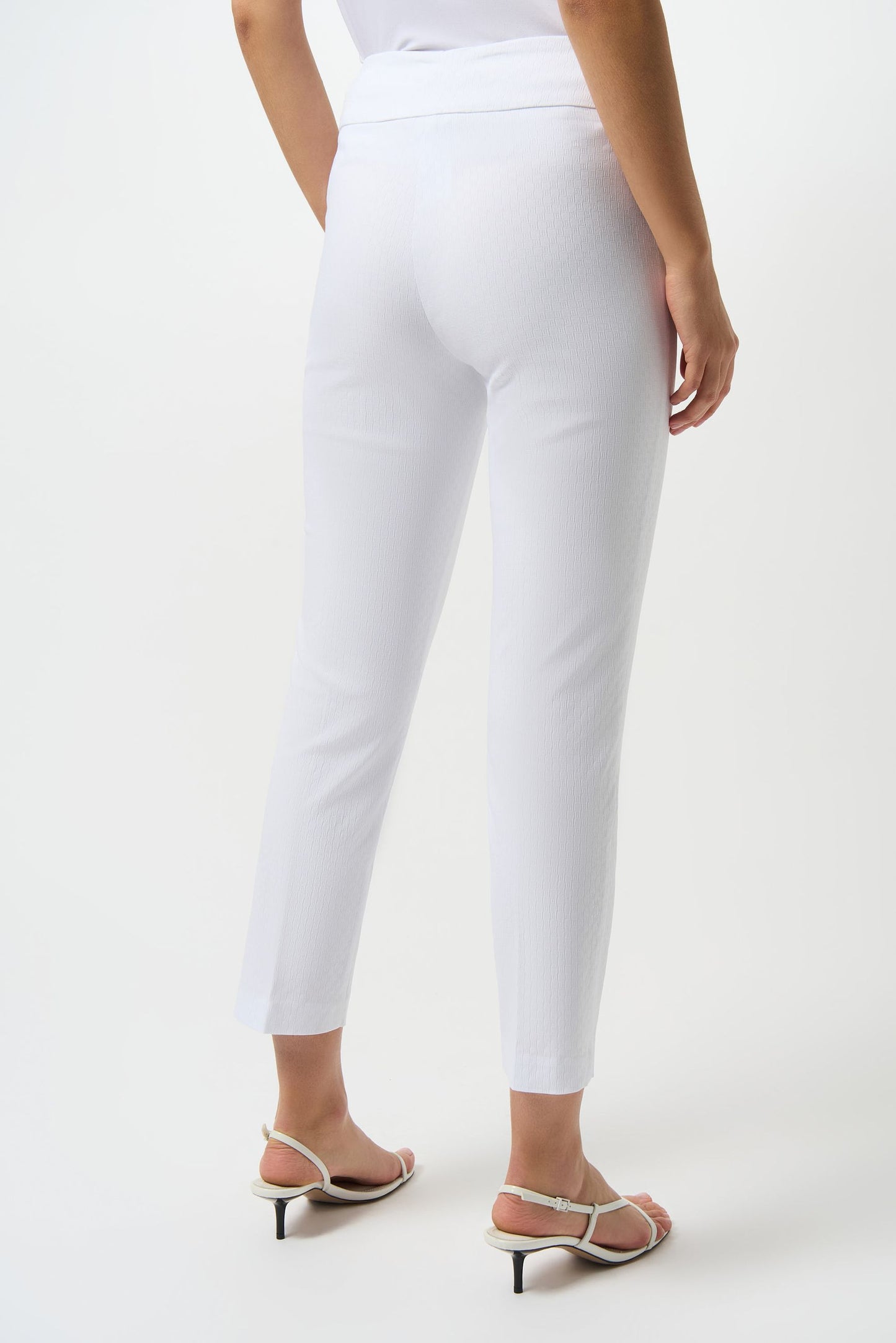 251256 Pantaloni pull-on corti in jacquard testurizzato