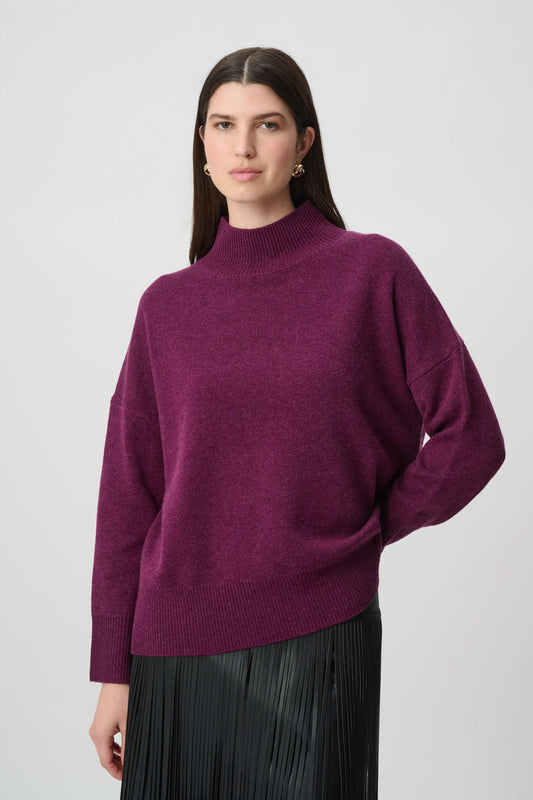 264965 Maglione in lana con collo alto