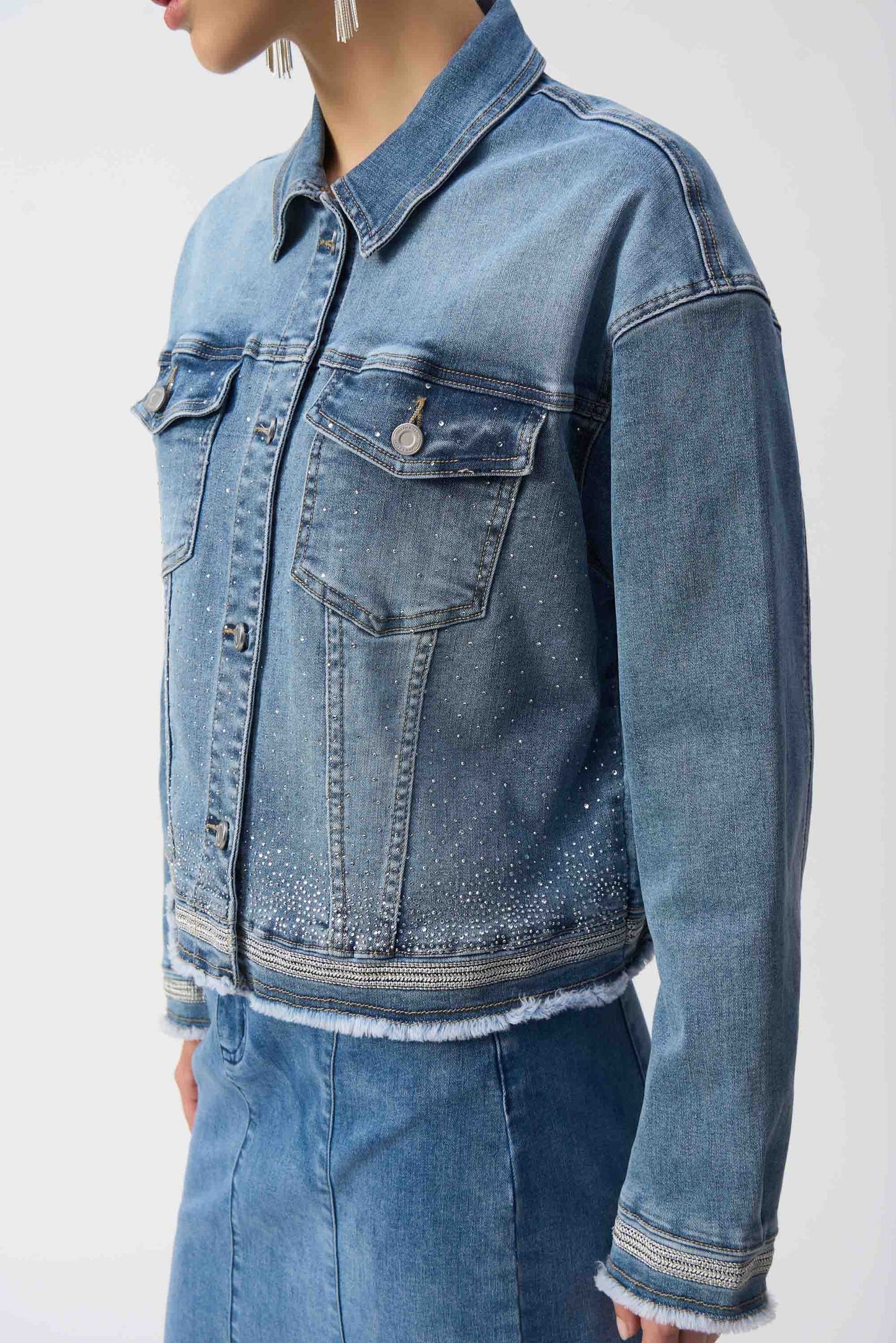 251953 Giacca in denim elasticizzato con ricamo