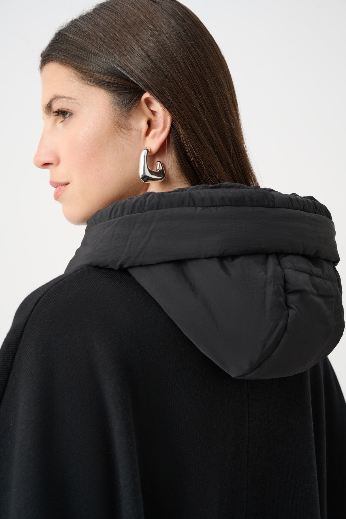 263627 Giacca poncho trapuntata in maglia