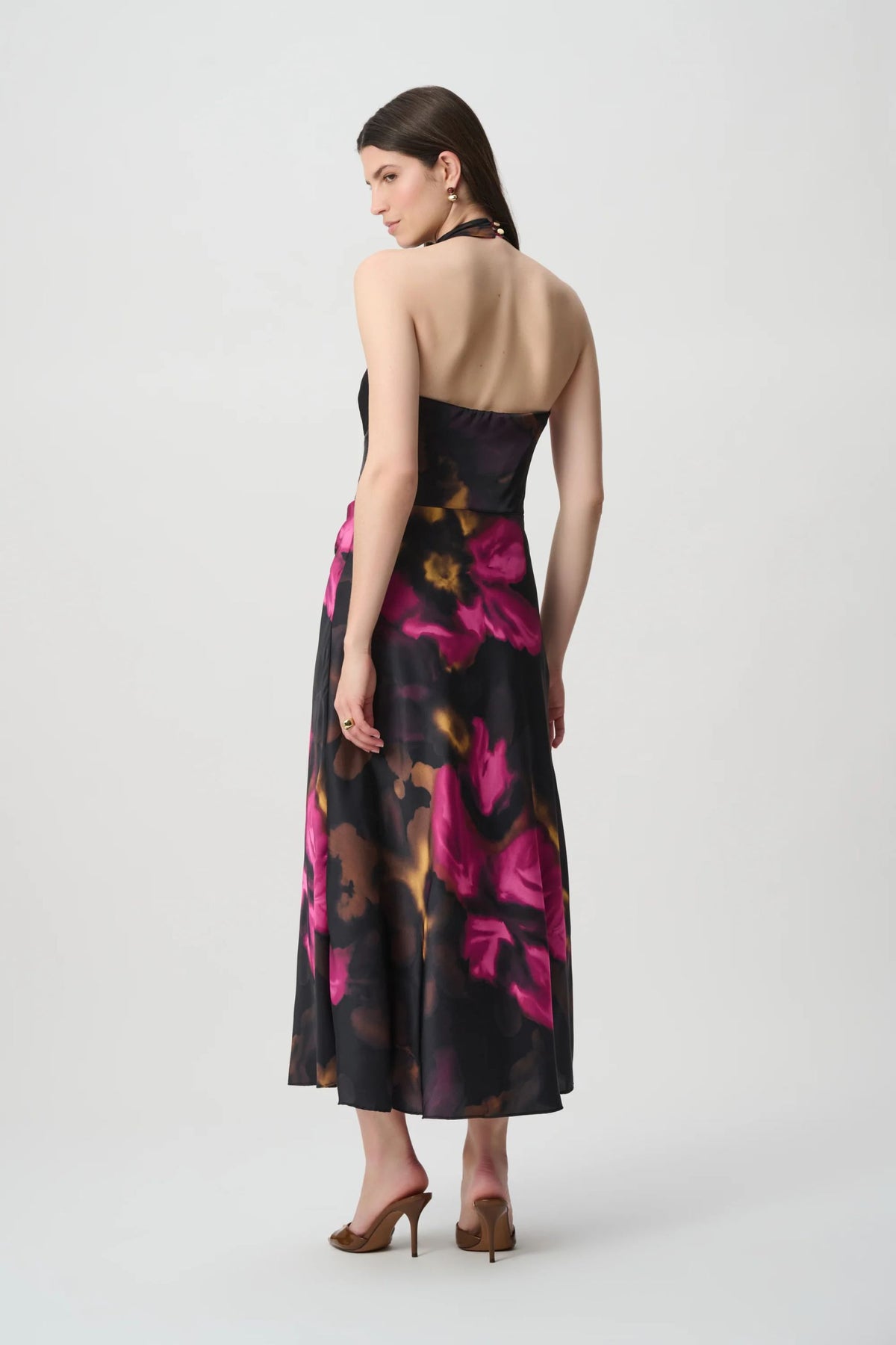 264213 Abito midi in raso floreale con scollo all’americana