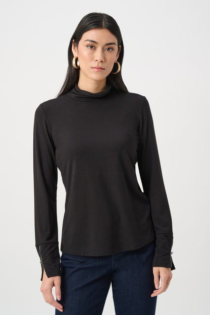 263103 Top aderente in jersey con collo lupetto