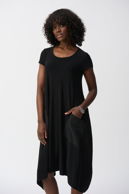 251146 Abito cocoon in maglia effetto seta
