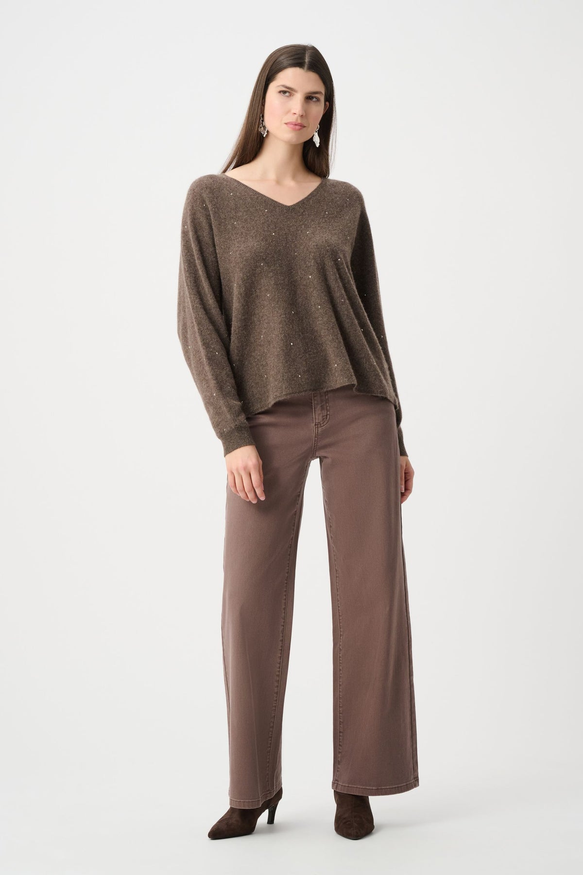263940 Maglione squadrato in cashmere con dettagli in strass