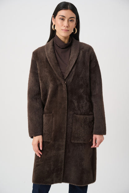 263973 Cappotto in maglia di filato di piume con collo in pelliccia sintetica rimovibile