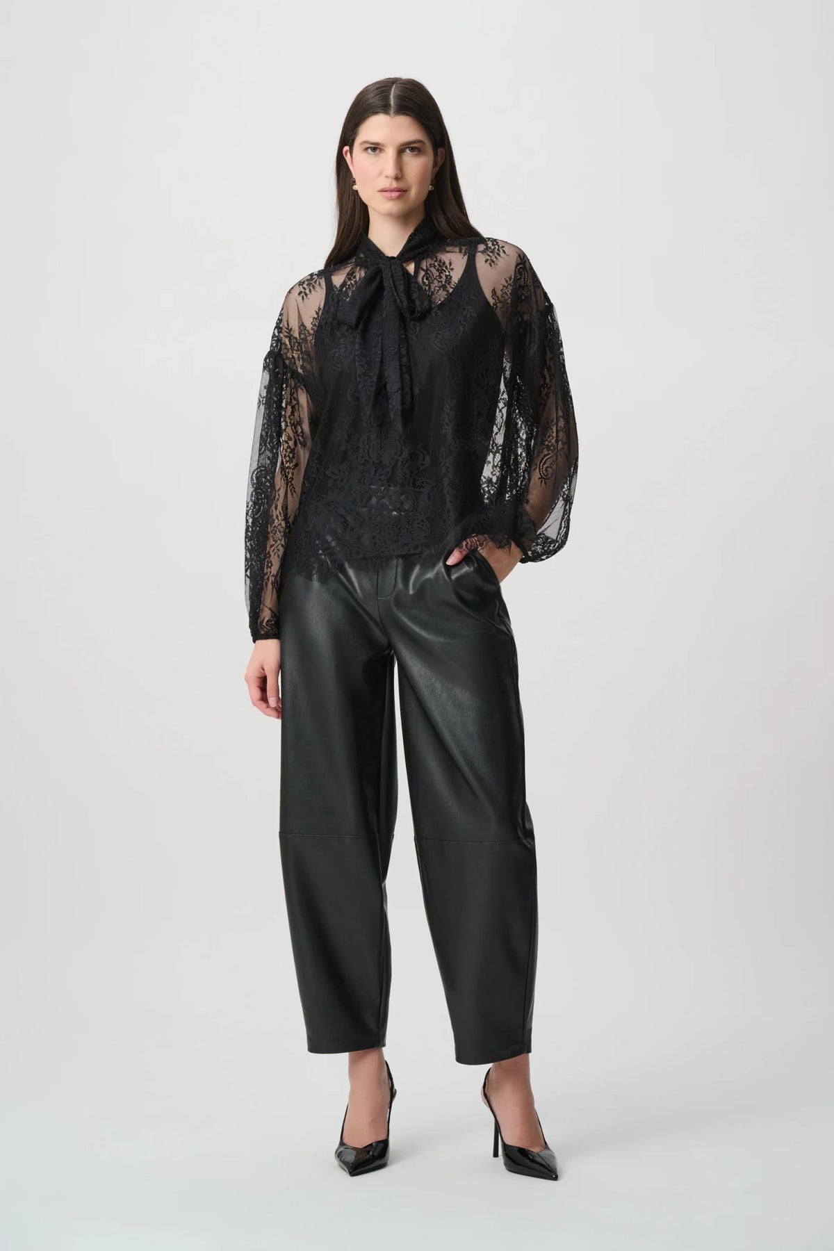 264222 Pizzo Collo arcuato Blusa