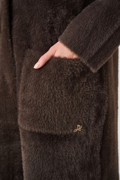 263973 Cappotto in maglia di filato di piume con collo in pelliccia sintetica rimovibile