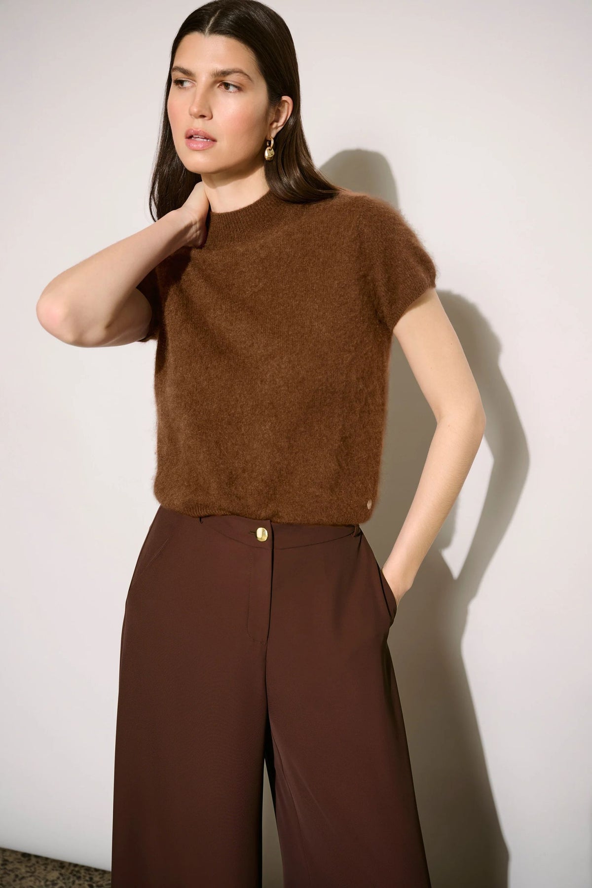 264966 Maglione a maniche corte in lana spazzolata
