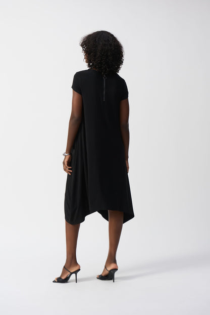 251146 Abito cocoon in maglia effetto seta