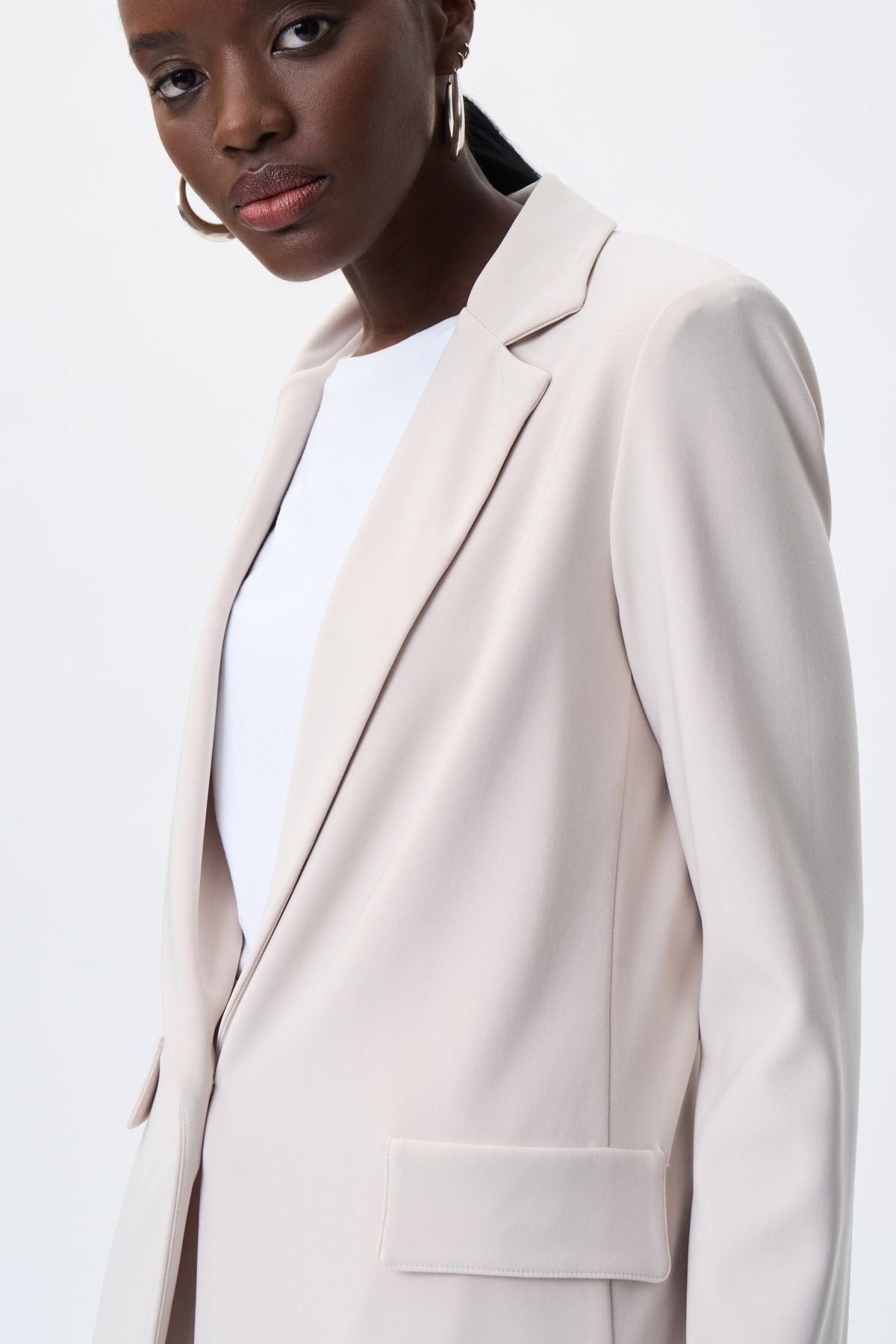 231064 Blazer dritto in maglia effetto seta