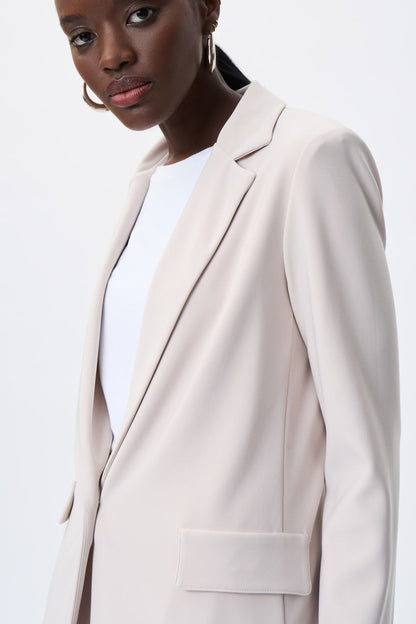 231064 Straight silk-effect knit blazer