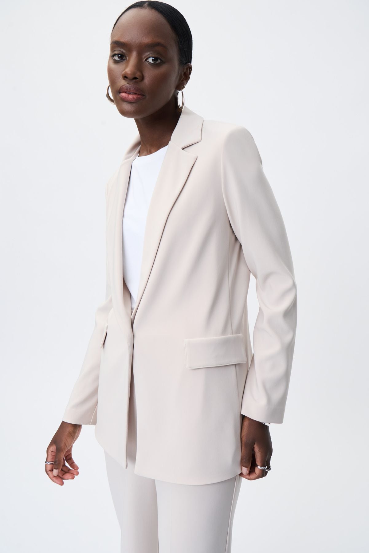 231064 Blazer dritto in maglia effetto seta