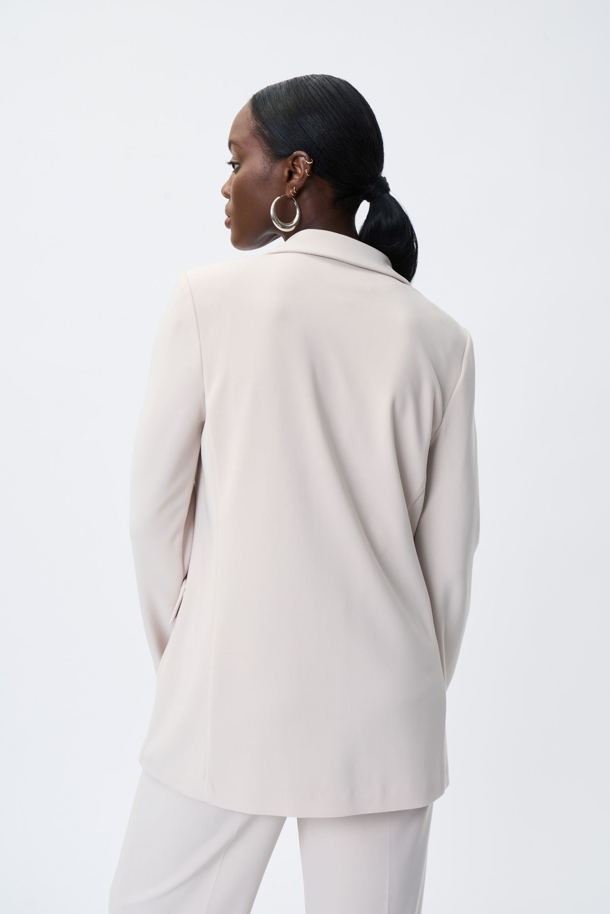 231064 Blazer dritto in maglia effetto seta